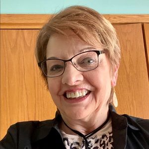 Meet your Posher, Linda